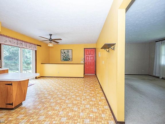 3rd image of 10910 Nellabrook Ave NE
