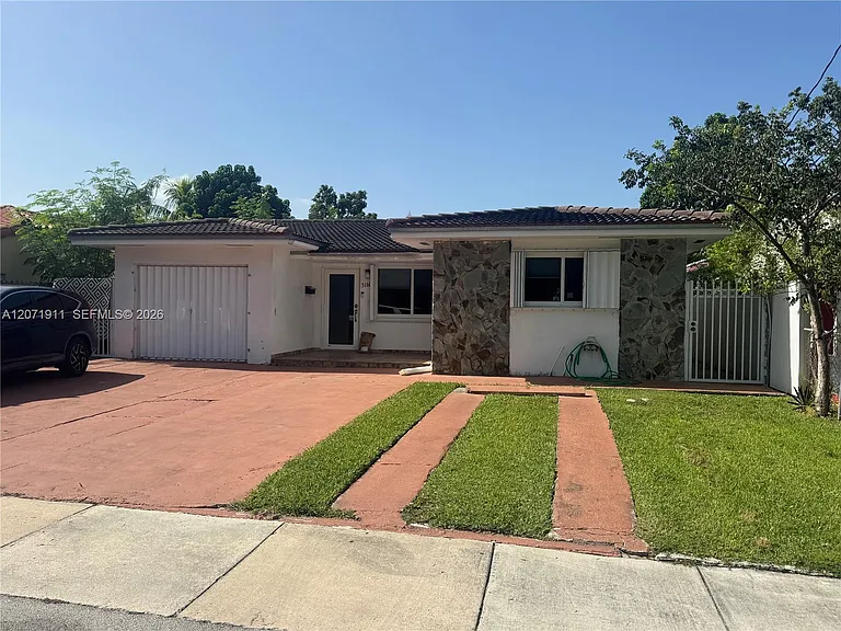 3160 NW 3rd St — Photo 3