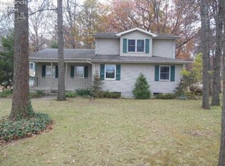 10215 Darrow Rd, Vermilion, OH 44089