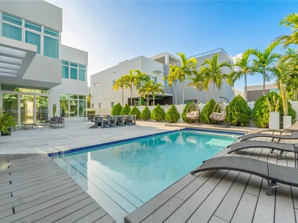 6819 NW 105th Ave, Doral, FL 33178