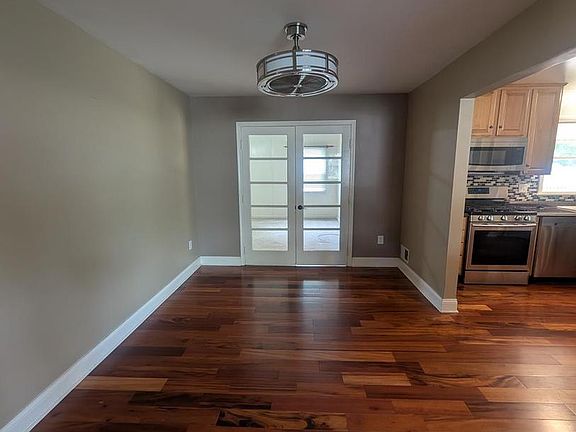 3rd image of 7407 Castle Rd