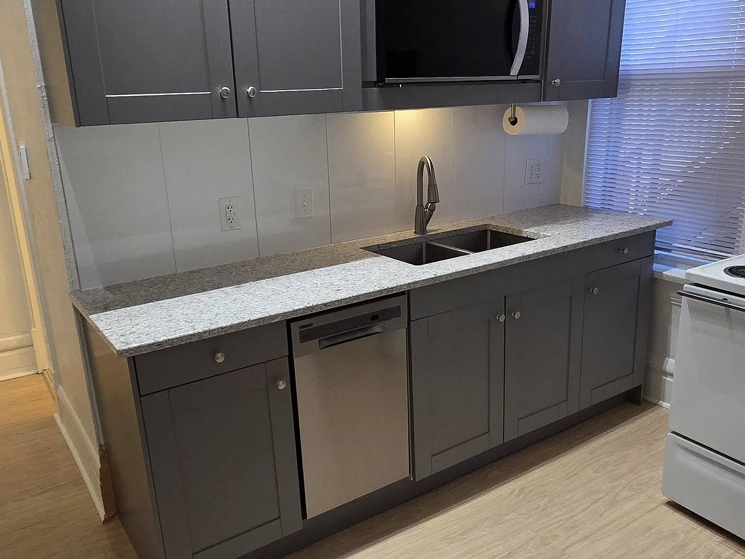 1 bed, 740 sqft, $1,615 — Photo 4