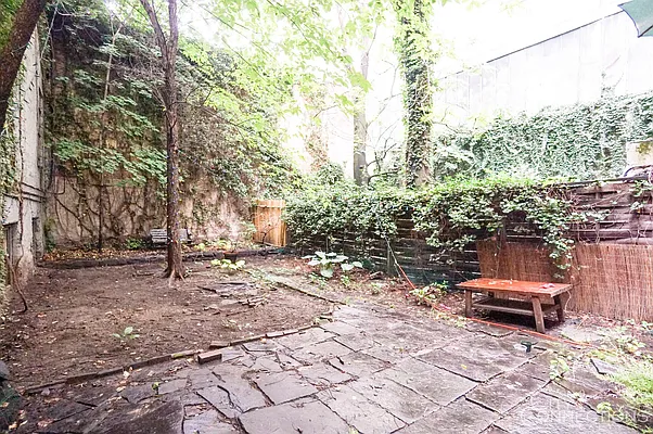 Rented by City Connections Realty | media 18