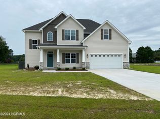348 Shortleaf Dr, Grimesland, NC 27837