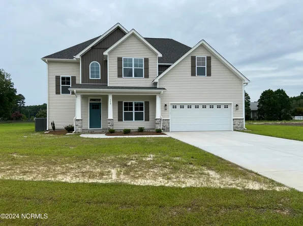 348 Shortleaf Drive, Grimesland, NC 27837