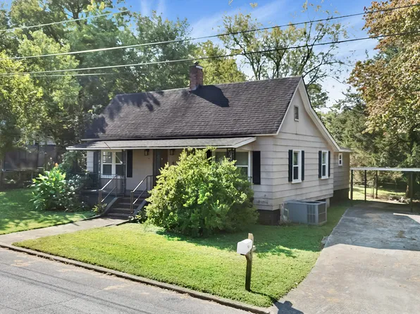 106 6th St, Trion, GA 30753