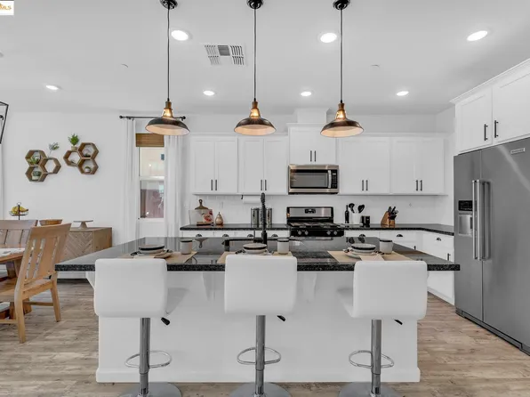 1842 Thyme Ct, Gilroy, CA 95020