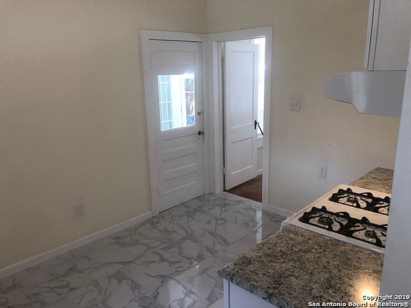 4th image of 3043 W Houston St