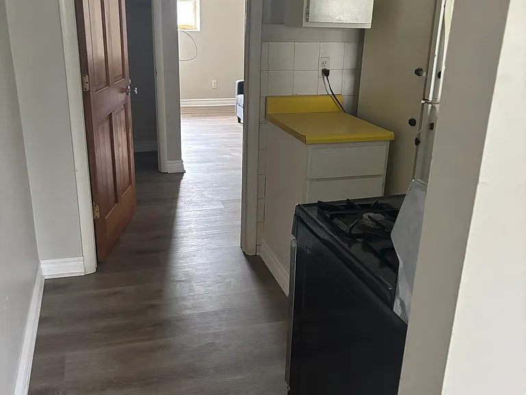 906 W South St #3 — Photo 4