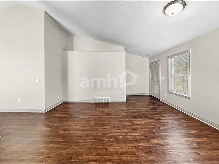 186 W Gate Ln — Photo 8