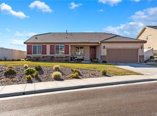 717 Knoll Crest Ct, Calimesa, CA 92320