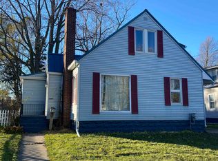 1104 Pine St, Essexville, MI