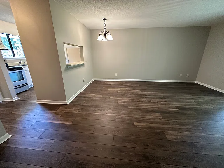 203 Driftwood Ln — Photo 7
