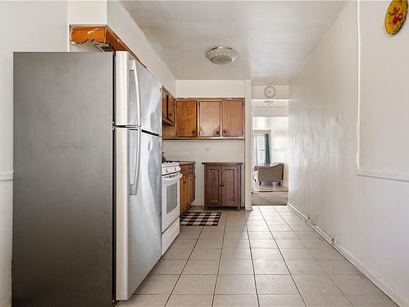 4th image of 1692 E 56th St