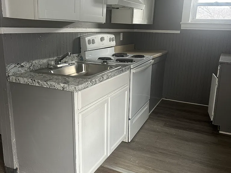 510 Highland St #2 — Photo 6