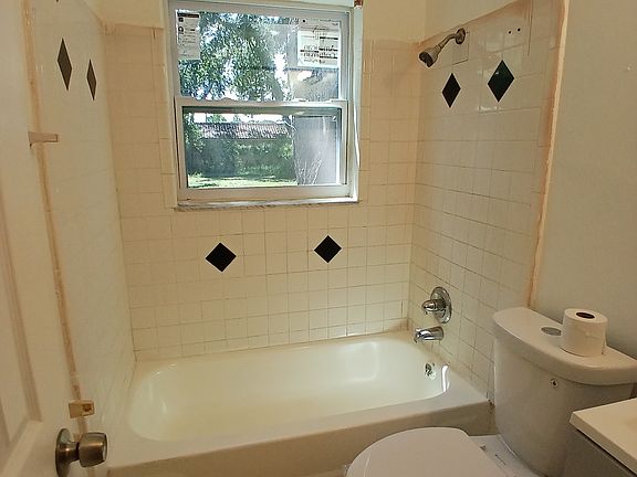3rd image of 2321 33rd St S