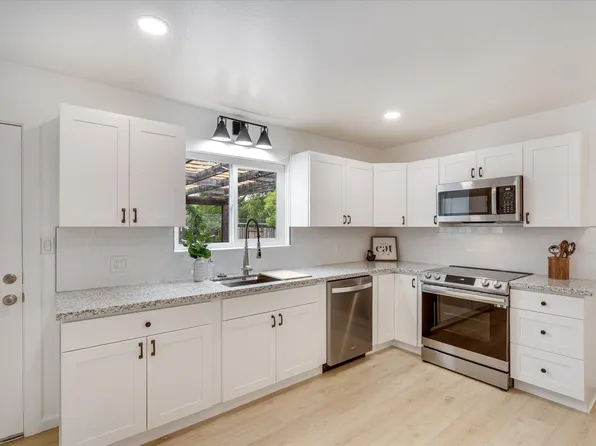 428 Andrieux St, Sonoma, CA 95476