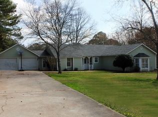 14 Crepe Myrtle Dr, Newnan, GA 30263