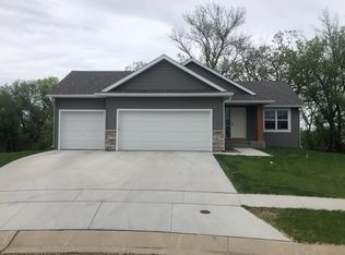 828 Brighton Ln NW, Rochester, MN 55901