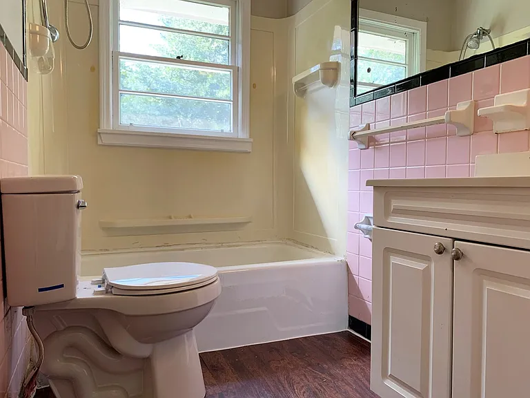 3240 Commodore Dr — Photo 13