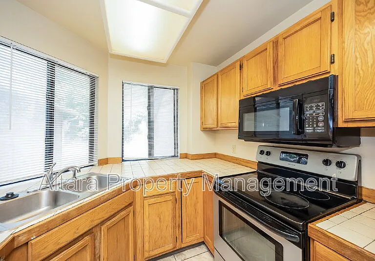 4210 Autumn Heights Dr #B — Photo 3