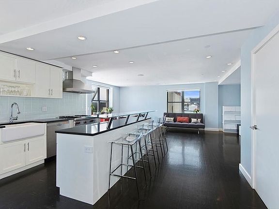4th image of 133 Essex St APT 701