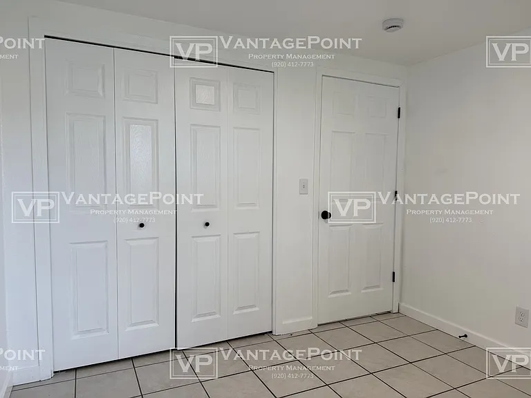 1920 Division St #4 — Photo 7