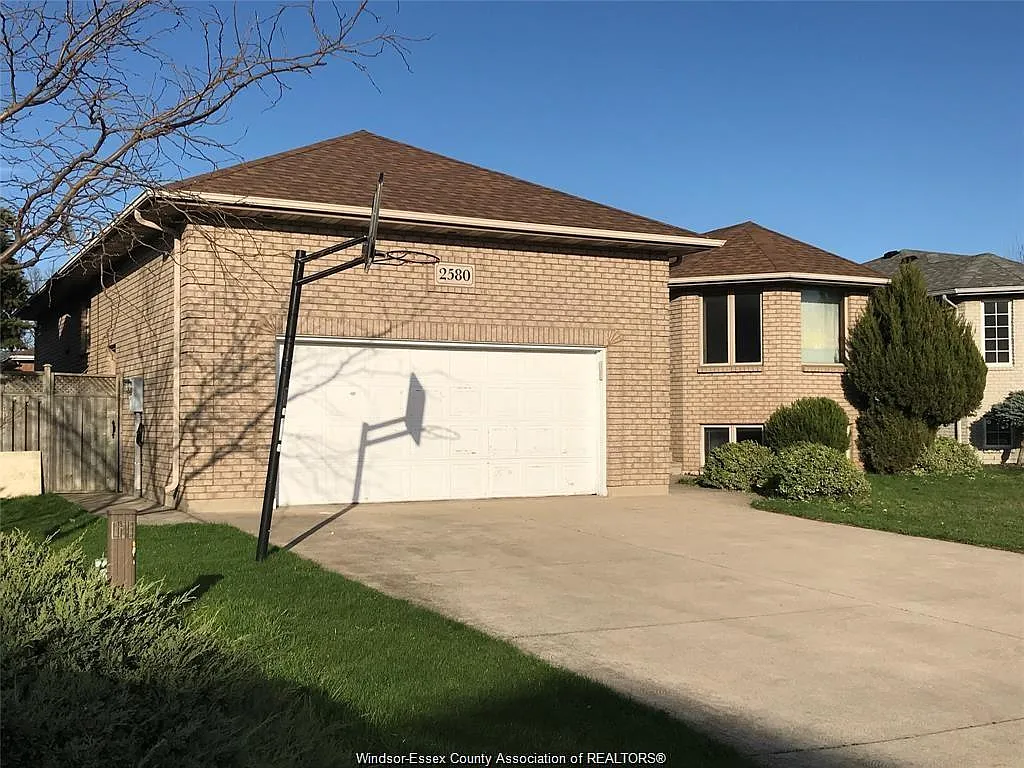 2580 Northway Ave photo 1