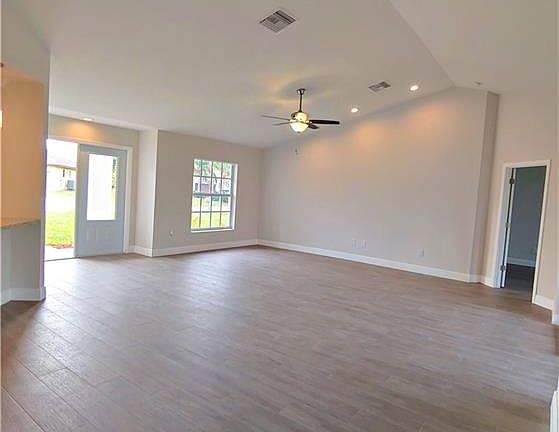 4th image of 1703 SW 45th St