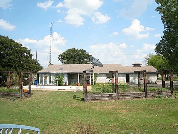 3rd image of 1408 Willis Ln