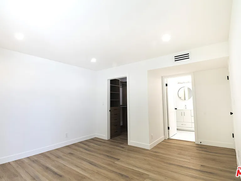 824 Westmount Dr #2 — Photo 14