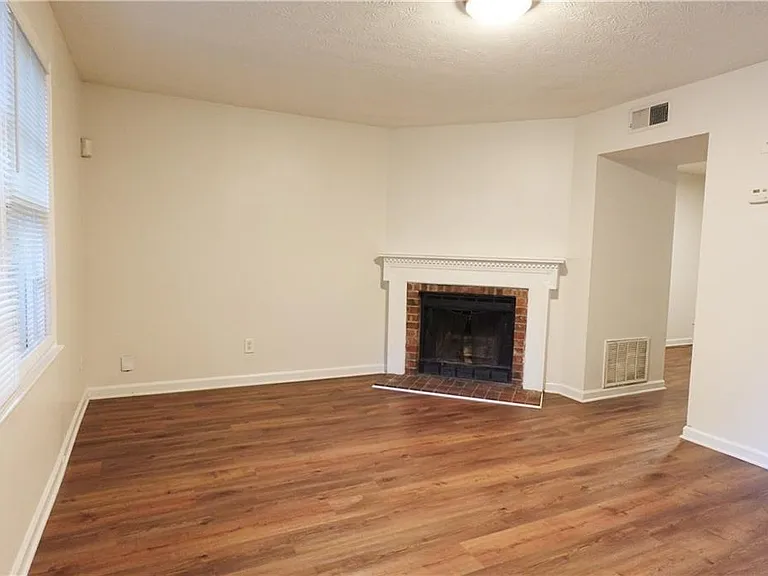 5504 Estates Ct — Photo 3