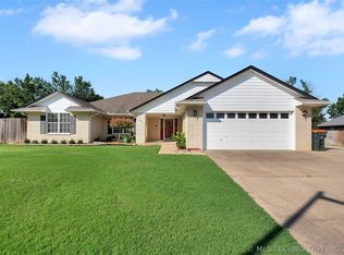 2409 S Maywood Dr, Claremore, OK 74017