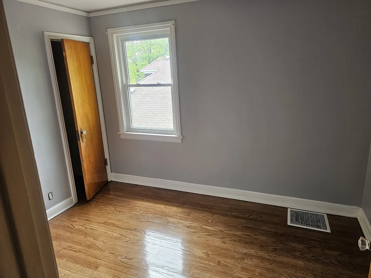 2 bedroom - 10437 S Bensley Ave