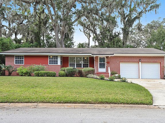 4th image of 1941 Sweet Briar Ln