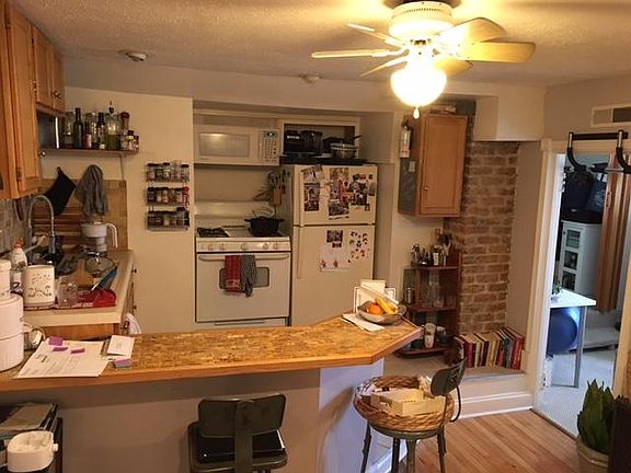 2nd image of 1837 W Dickens Ave #G