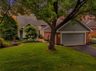 8103 Clearwater Pkwy, Indianapolis, IN 46240
