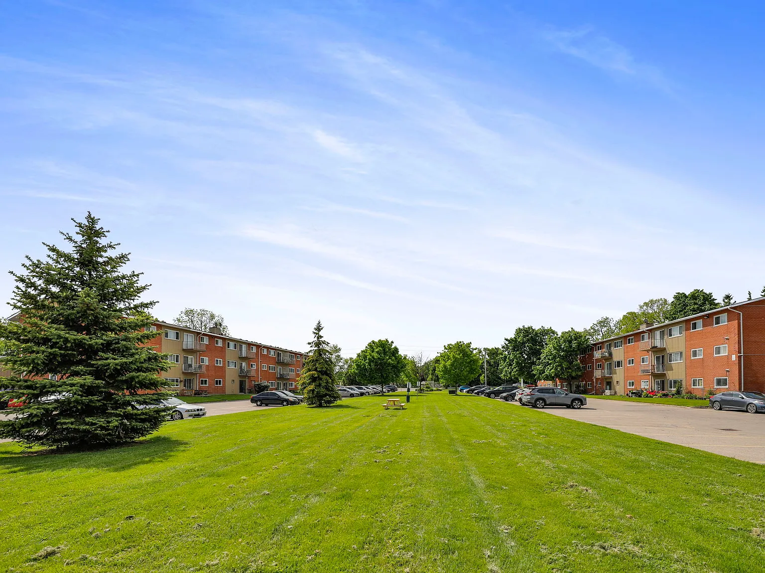 Huron Village Apartments — Photo 4