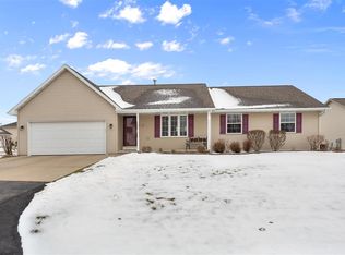 W2309 Briarwood Dr, Appleton, WI 54915