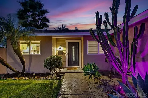 6453 Amberly St Photo 1