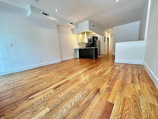 3rd image of 162 W 120th St APT 1