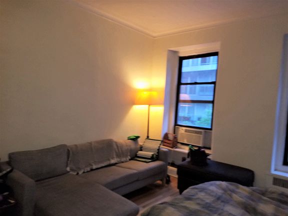 5th image of 205 E 73rd St APT 12
