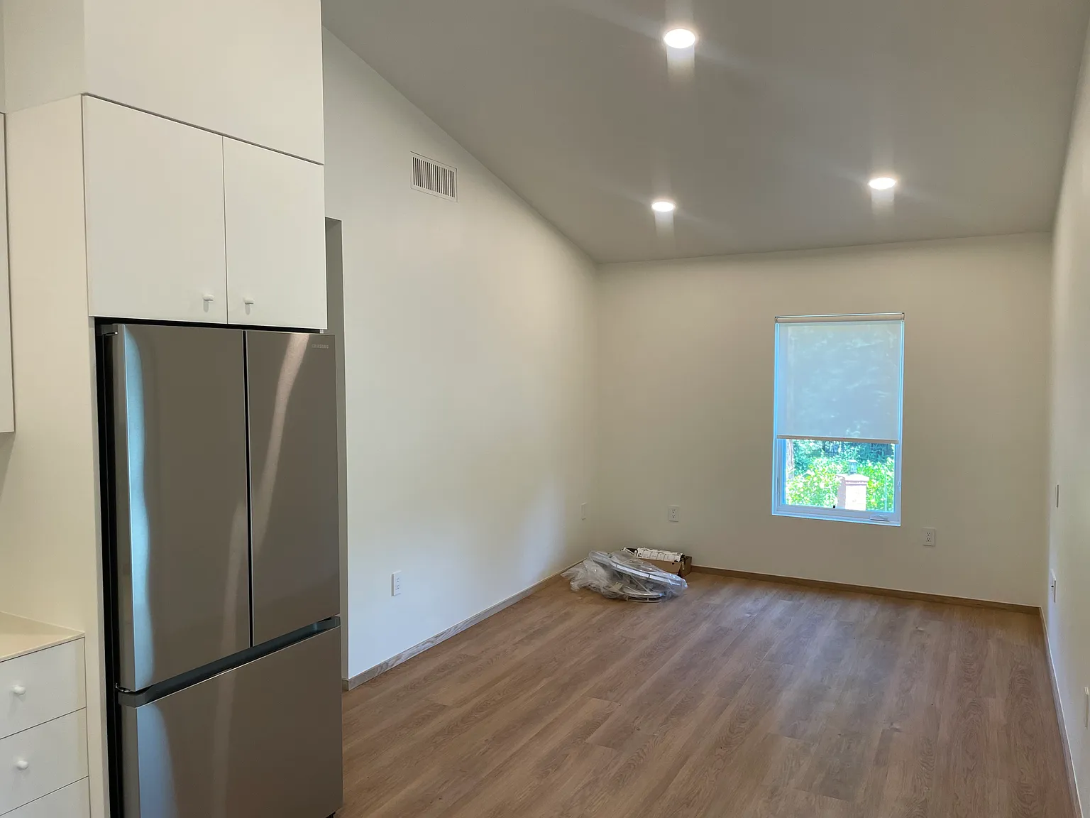 2 bed, 800 sqft, $4,250 — Photo 2