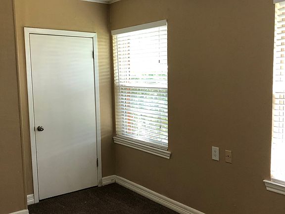 4th image of 19 Amity Ln