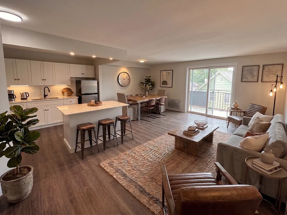 76 Tecumseh Rd E #706