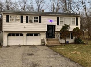 13 River Rd, Stanhope, NJ 07874