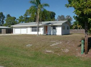 1520 Crest Dr, Englewood, FL 34223