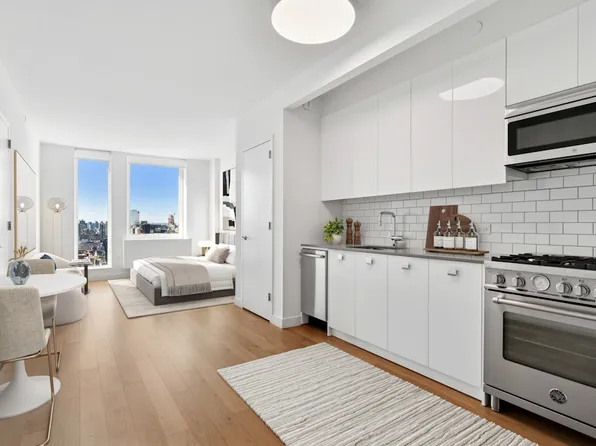 125 Delancey Street image 2 of 13