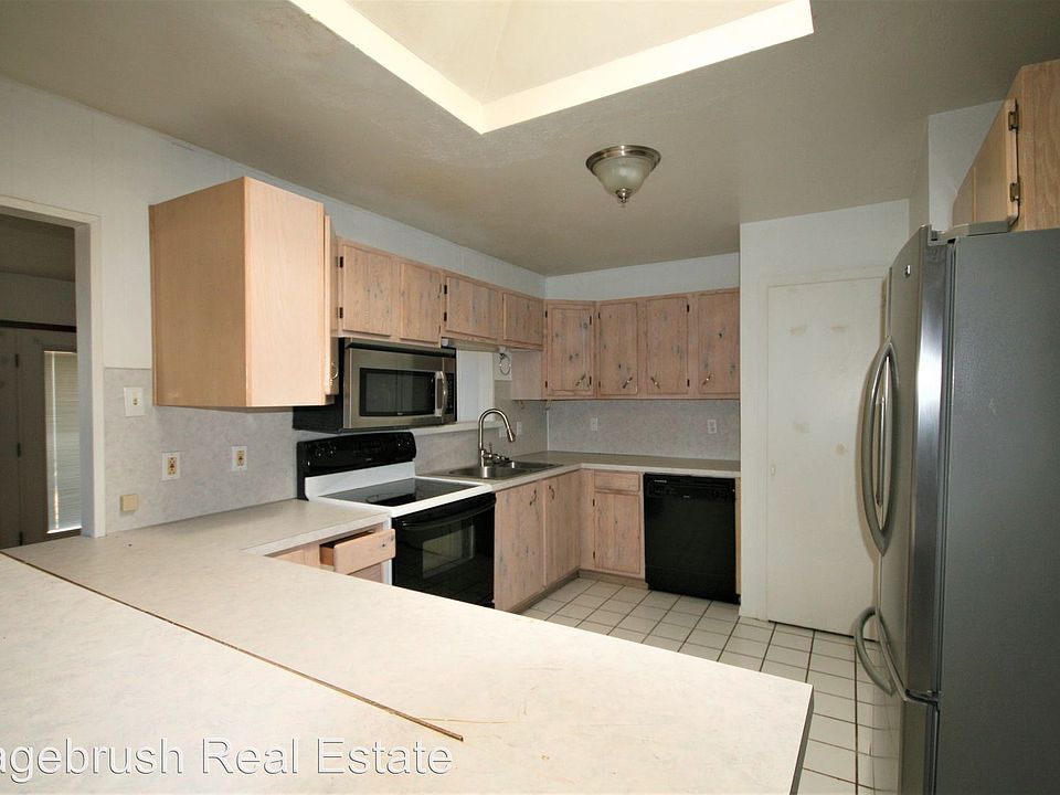 1st image of 1025 N Beta St