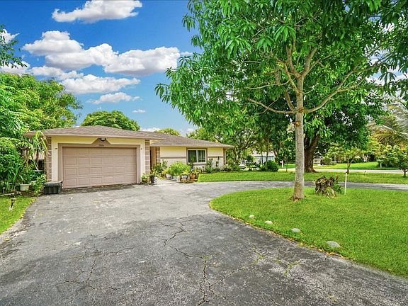 3rd image of 7006 NW 101st Avenue